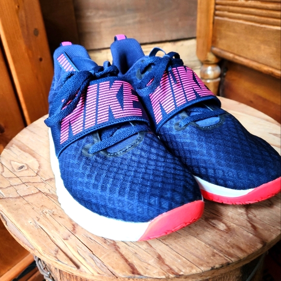 NIKE RENEW IN SEASON RUNNING SHOE- WOMENS 7.5 - Picture 3 of 11